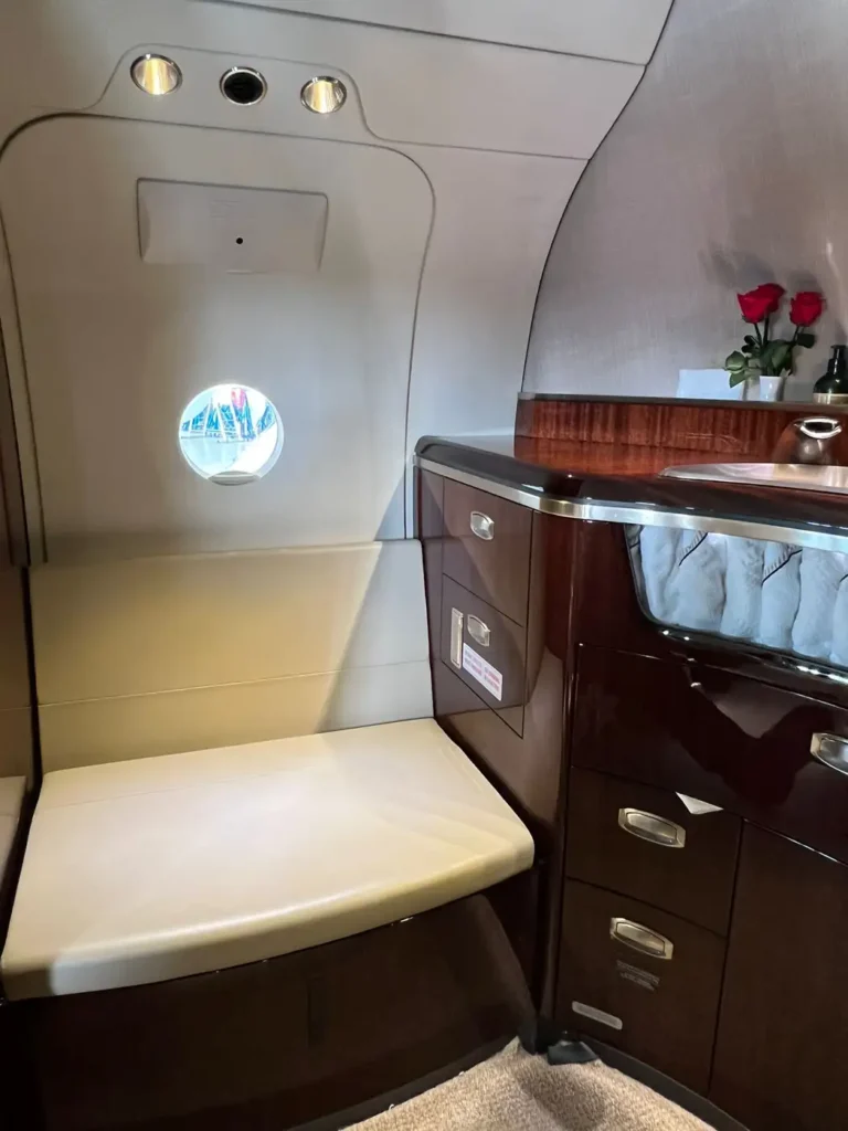 Citation-Latitude_OE-GLC_AFT_Lavatory