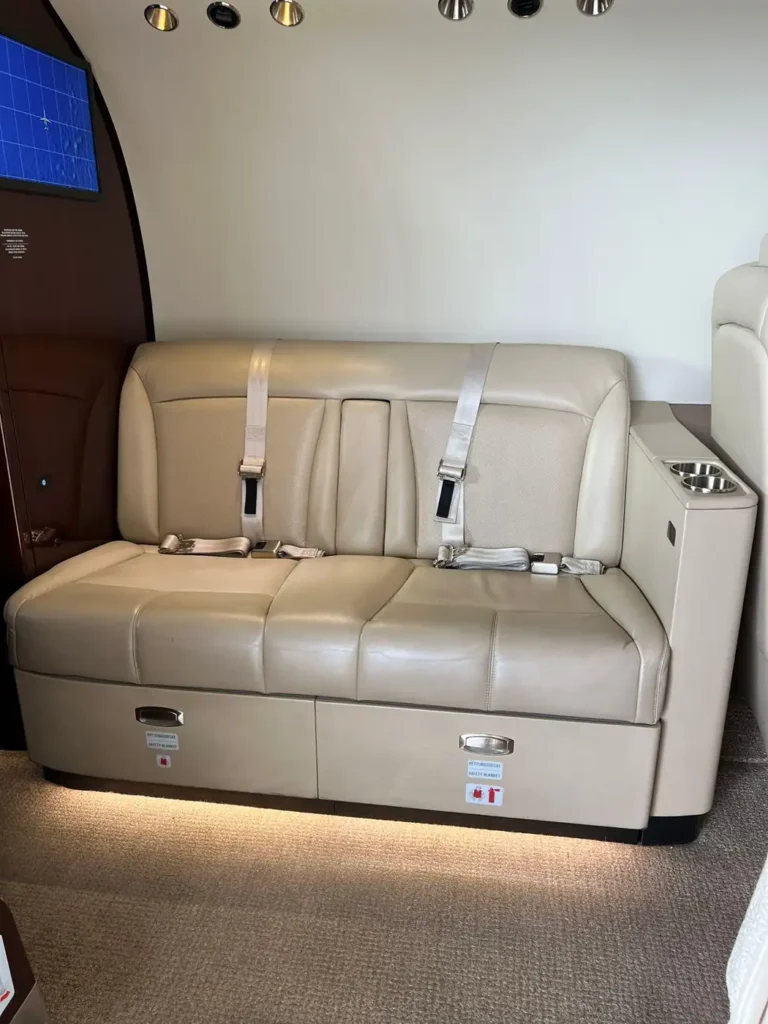 Citation-Latitude_OE-GLC_seating 2