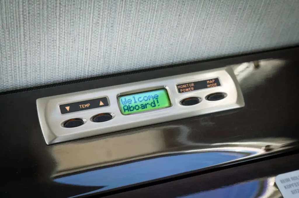Pyxis_Cessna_Citation_XLS+_OE-GEM_interior_control