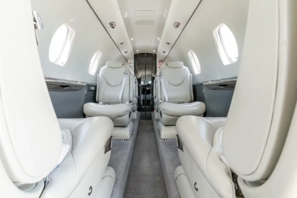 Pyxis_Cessna_Citation_XLS+_OE-GEM_interior_seating