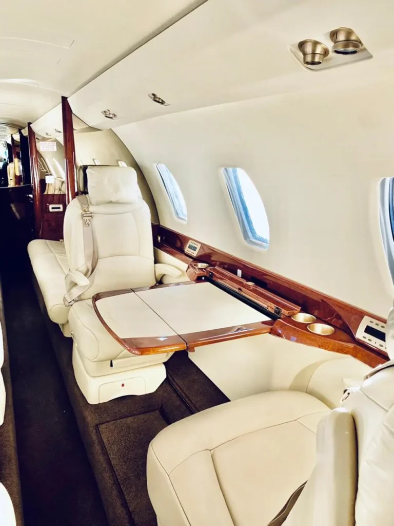 Avcon Jet_Cessna_Citation_X_OE-HWJ_interior 10