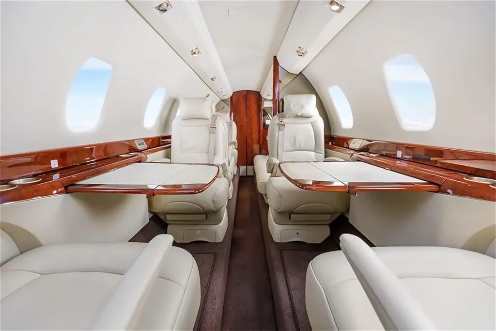 Avcon Jet_Cessna_Citation_X_OE-HWJ_interior-1_upscale