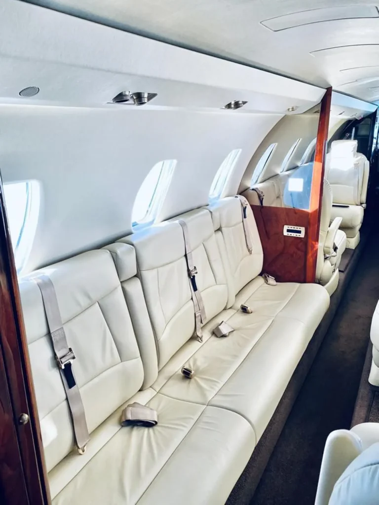 Avcon Jet_Cessna_Citation_X_OE-HWJ_interior 2