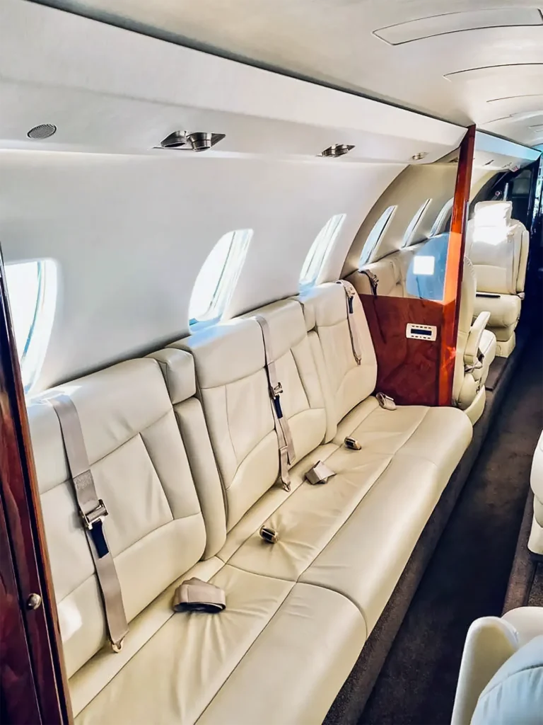 Avcon Jet_Cessna_Citation_X_OE-HWJ_interior-3_upscale
