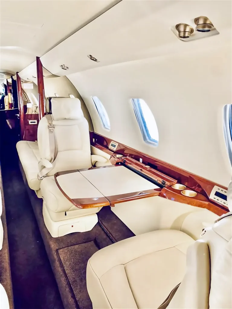 Avcon Jet_Cessna_Citation_X_OE-HWJ_interior-4_upscale