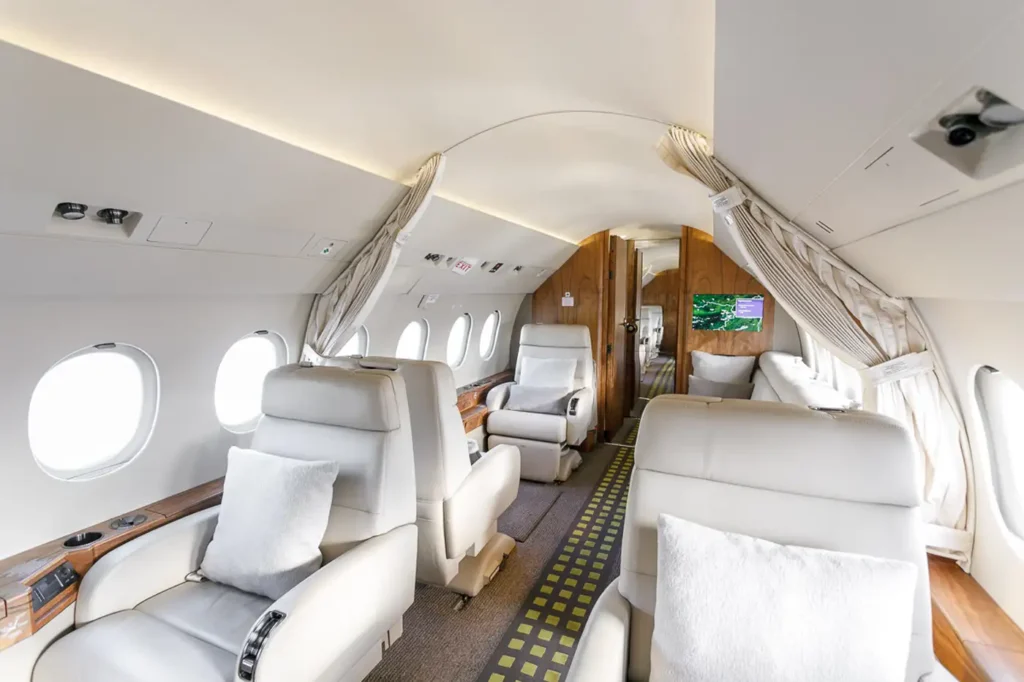 Pyxis-Dassault_Falcon_2000LX-9H_HAM-int-5
