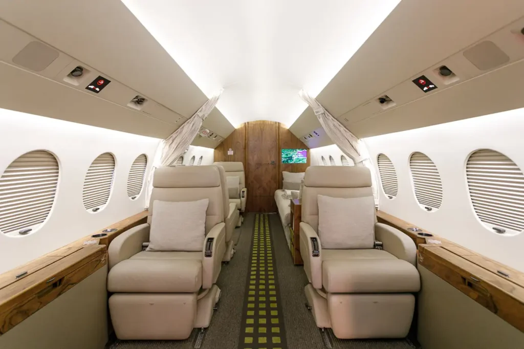 Pyxis-Dassault_Falcon_2000LX-9H_HAM-int-6