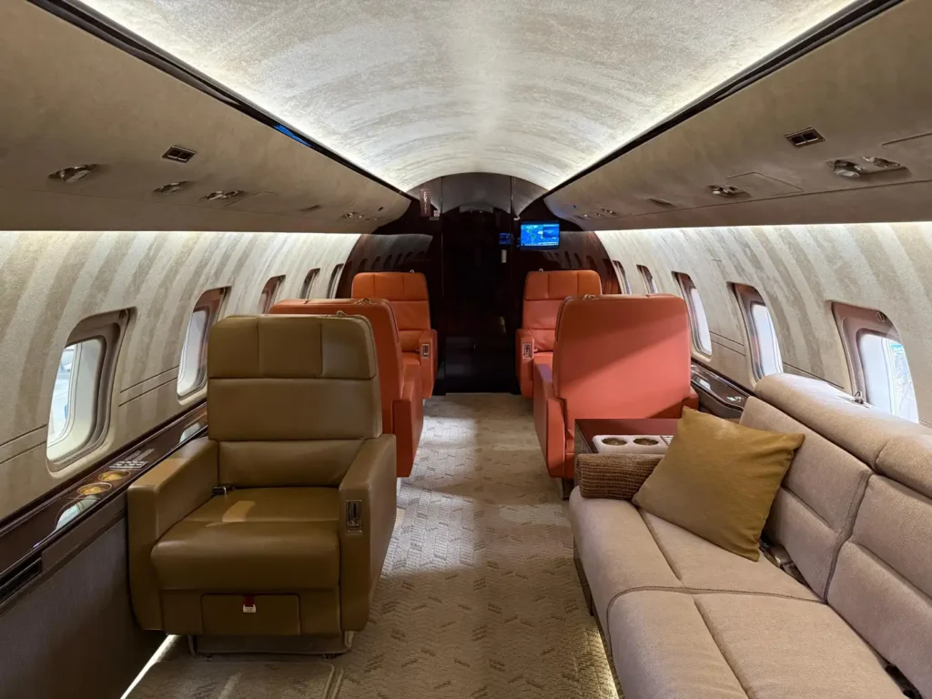Bombardier_Challenger_850_SN_8073_OE-LVS_interior03