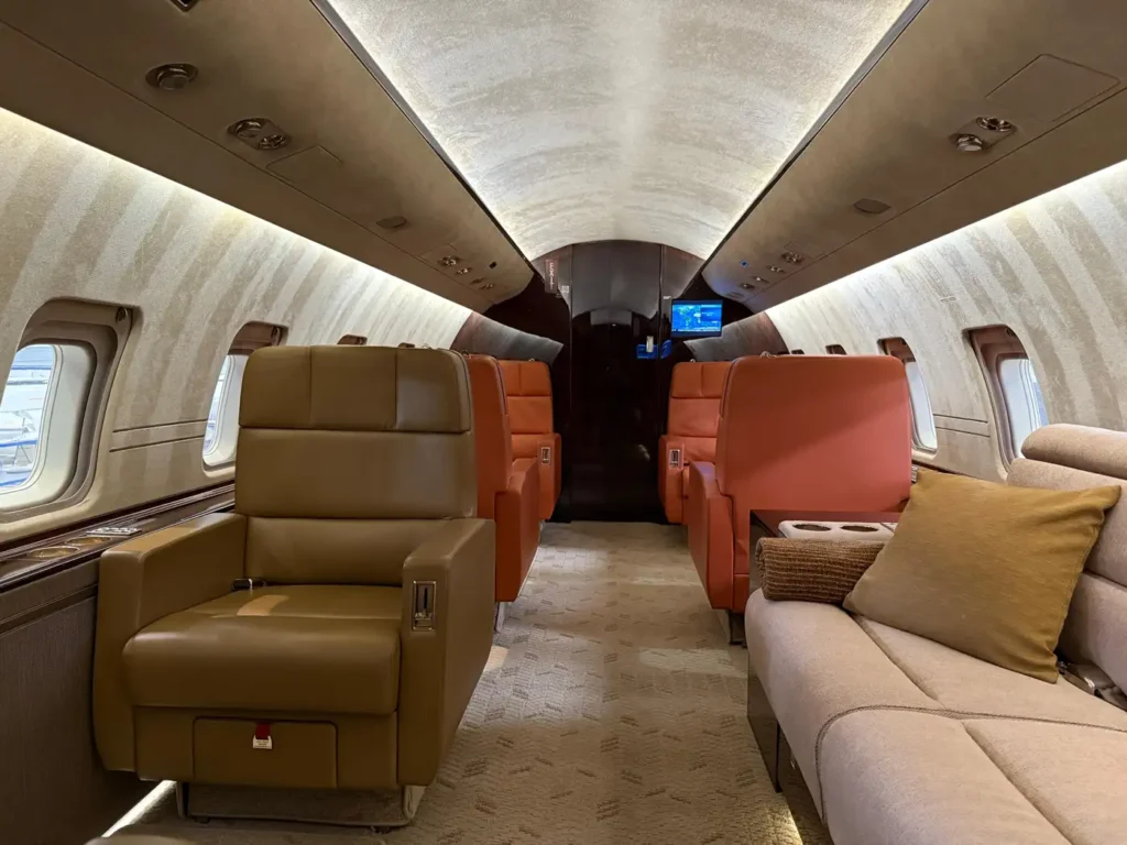 Bombardier_Challenger_850_SN_8073_OE-LVS_interior11