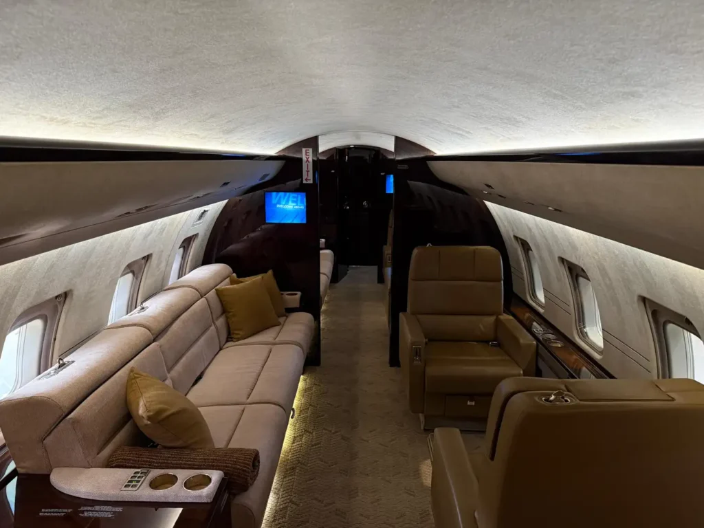 Bombardier_Challenger_850_SN_8073_OE-LVS_interior12