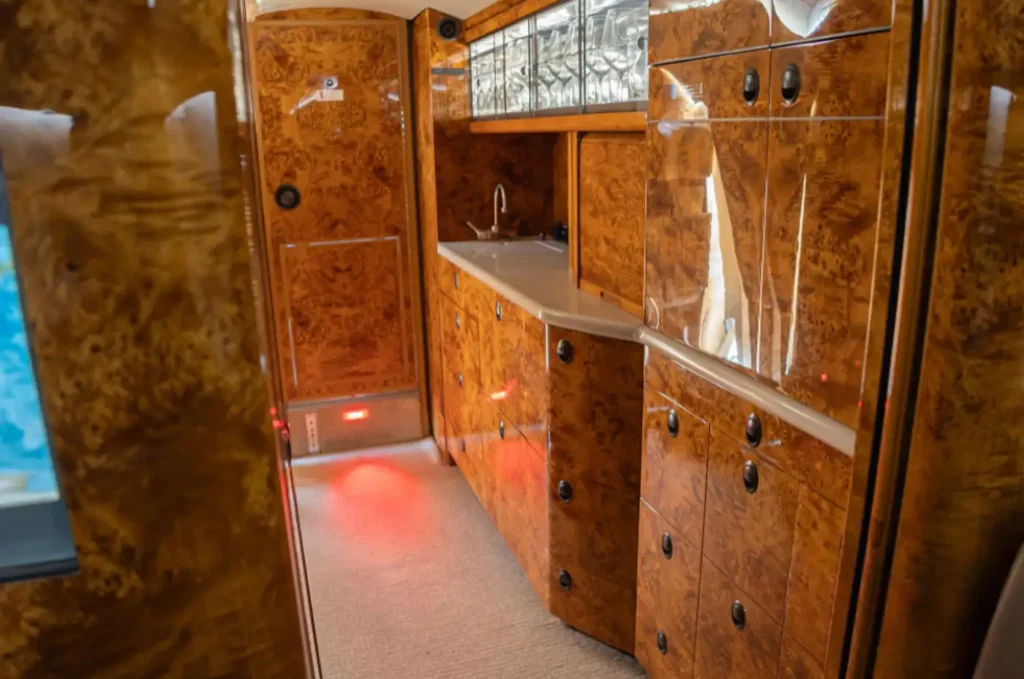 Embraer_Legacy_600_SN_14501002_P4-SDU_interior02