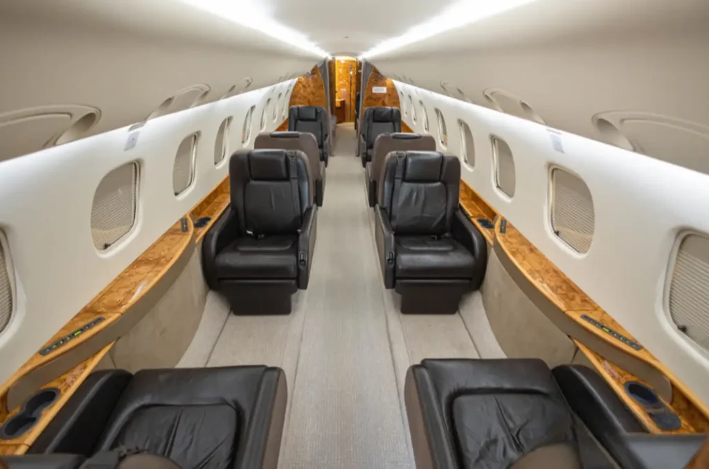 Embraer_Legacy_600_SN_14501002_P4-SDU_interior06
