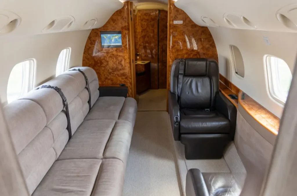 Embraer_Legacy_600_SN_14501002_P4-SDU_interior07