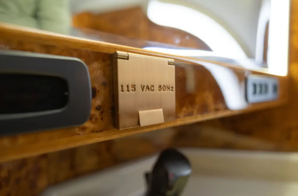 Embraer_Legacy_600_SN_14501002_P4-SDU_interior12