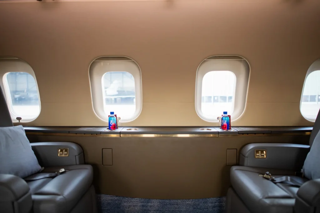 Pyxis-Bombardier_Global_5000-int-OE_LHU-01