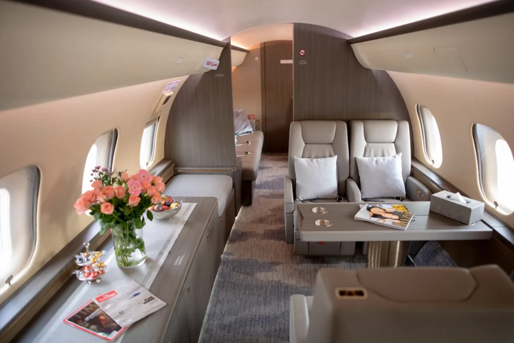 Pyxis-Bombardier_Global_5000-int-OE_LHU-03