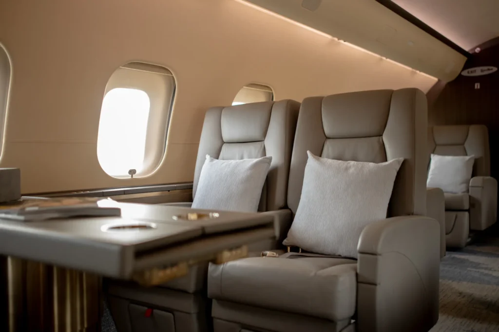 Pyxis-Bombardier_Global_5000-int-OE_LHU-05