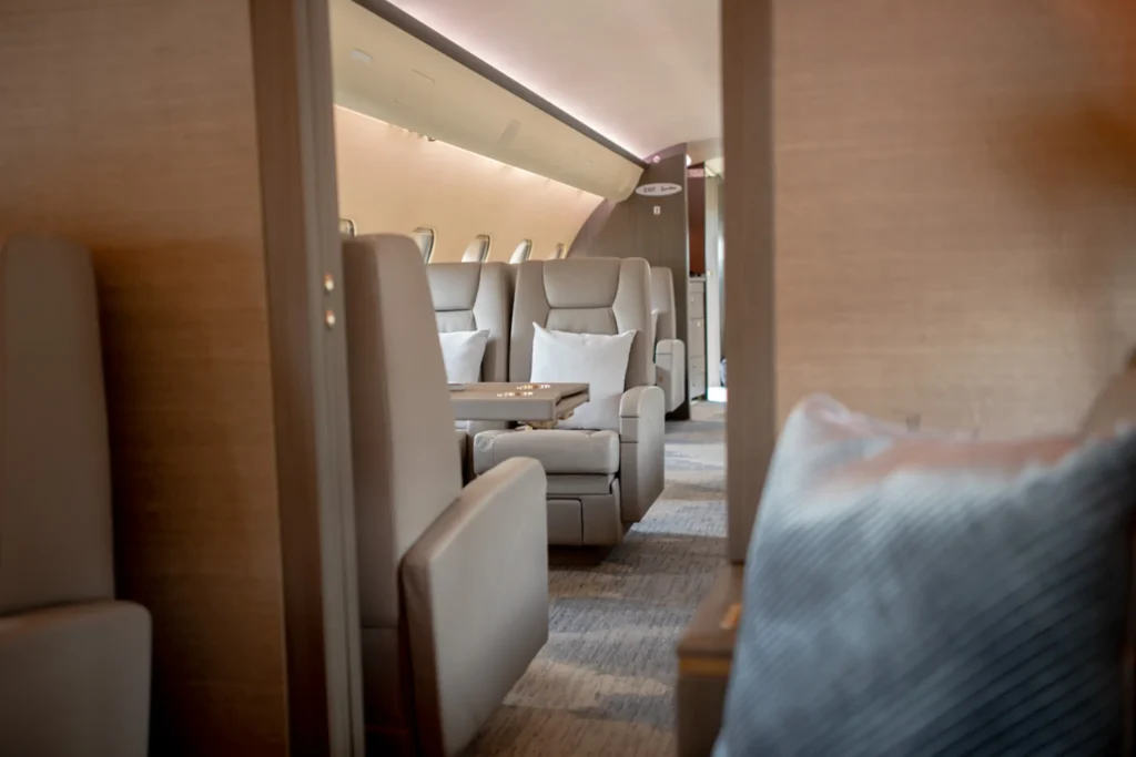 Pyxis-Bombardier_Global_5000-int-OE_LHU-06