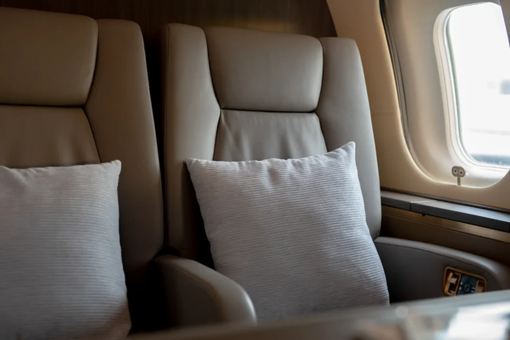 Pyxis-Bombardier_Global_5000-int-OE_LHU-13