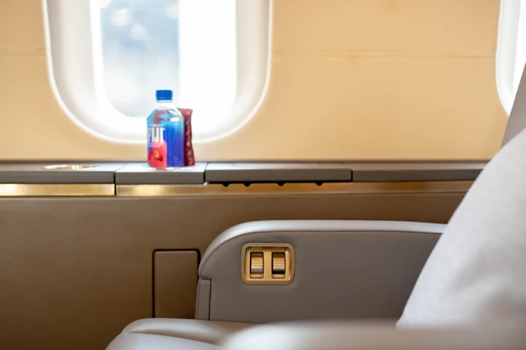 Pyxis-Bombardier_Global_5000-int-OE_LHU-17