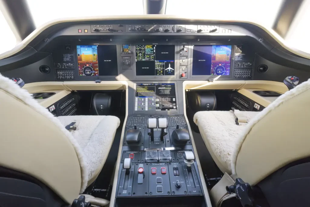 Pyxis_Praetor_600_9H-NYX_interior_cockpit