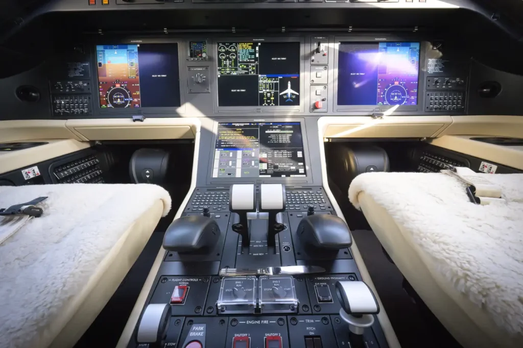 Pyxis_Praetor_600_9H-NYX_interior_cockpit2