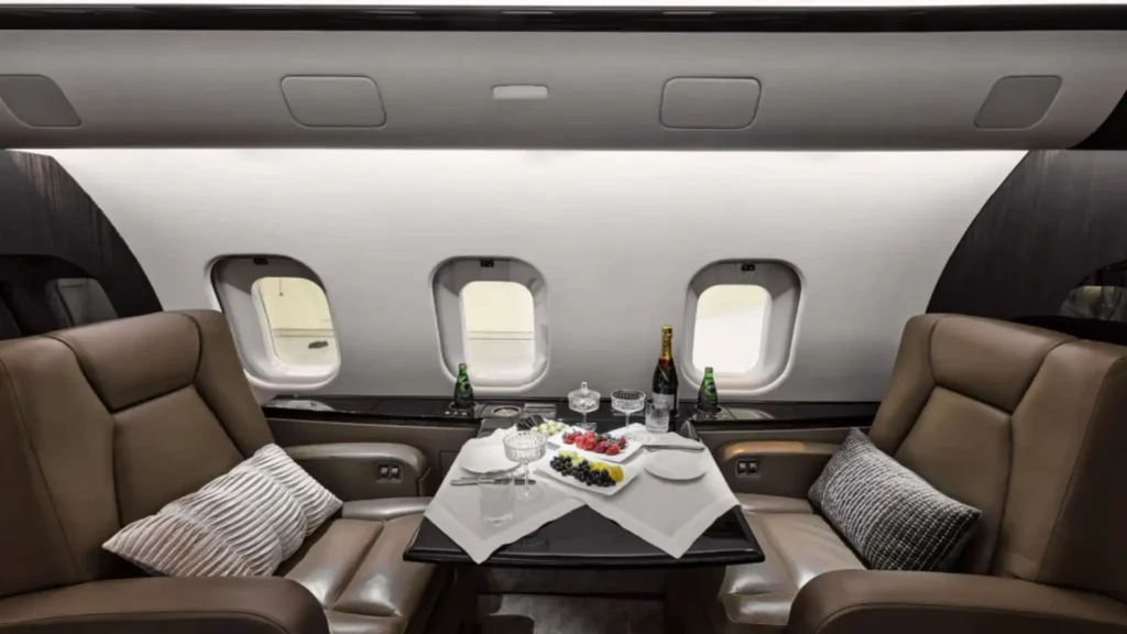 pyxis-bombardier-global-5000-sn9373-t7-ijs-cabin-four-place-club-dining