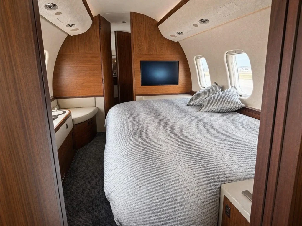 Pyxis-Bombardier_Global_Express_XRS_AVG_02